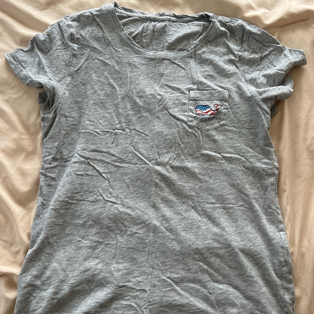 Gray Vineyard Vines T-Shirt